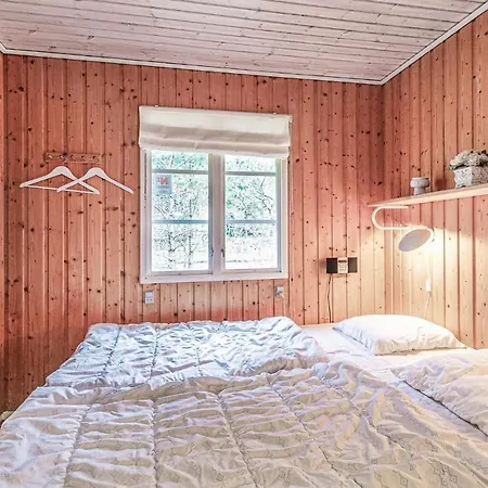 بيت للعطل 3 Bedroom Gorgeous In Aakirkeby Vester Somarken
