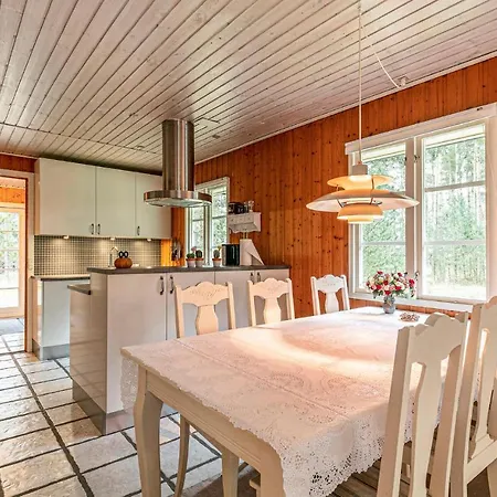 3 Bedroom Gorgeous In Aakirkeby بيت للعطل